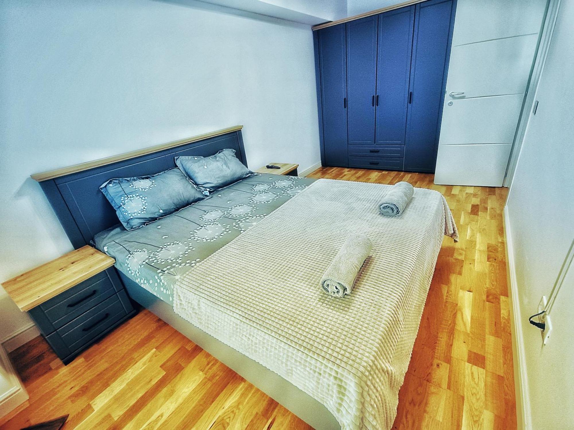 Super Apartments Near Airport With Shop & Free Parking 雅西 外观 照片